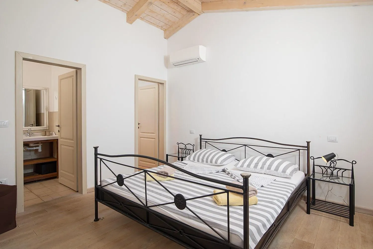 Villa Gracia Patricia Jursici