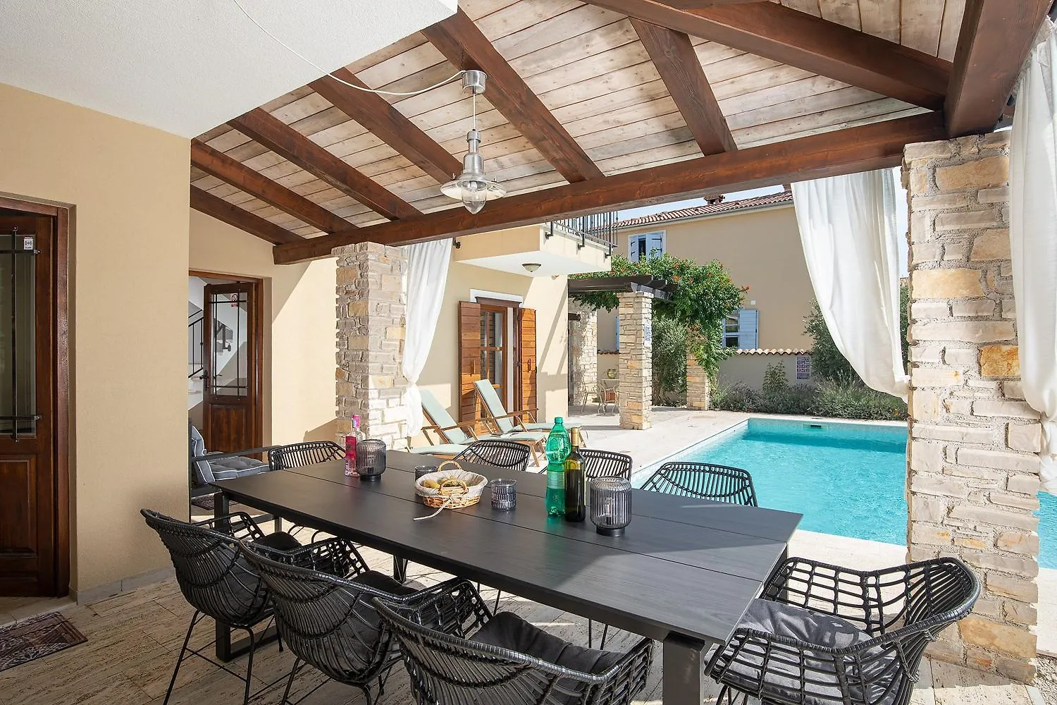 Villa Gracia Patricia Jursici