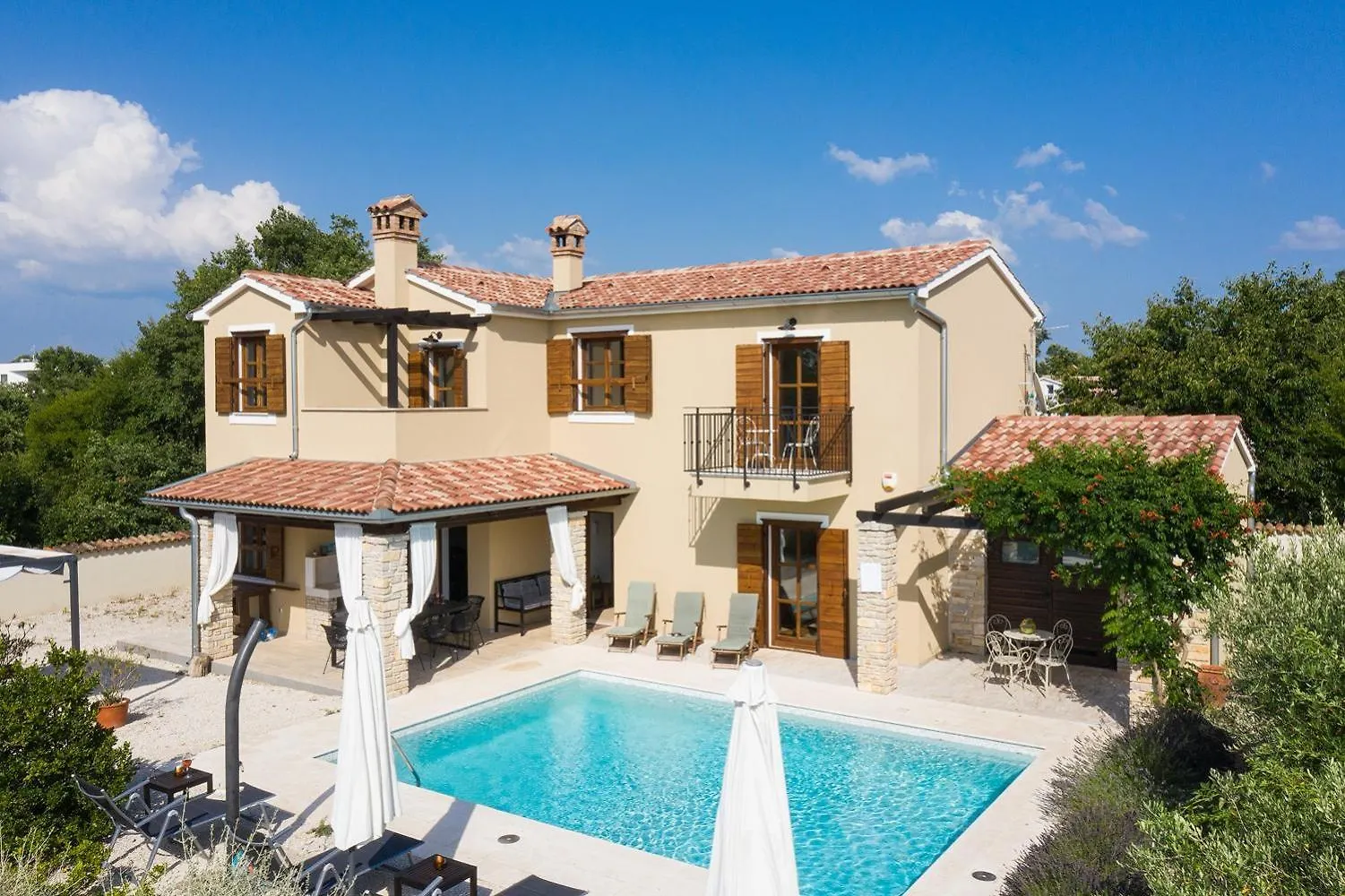 Villa Gracia Patricia Jursici